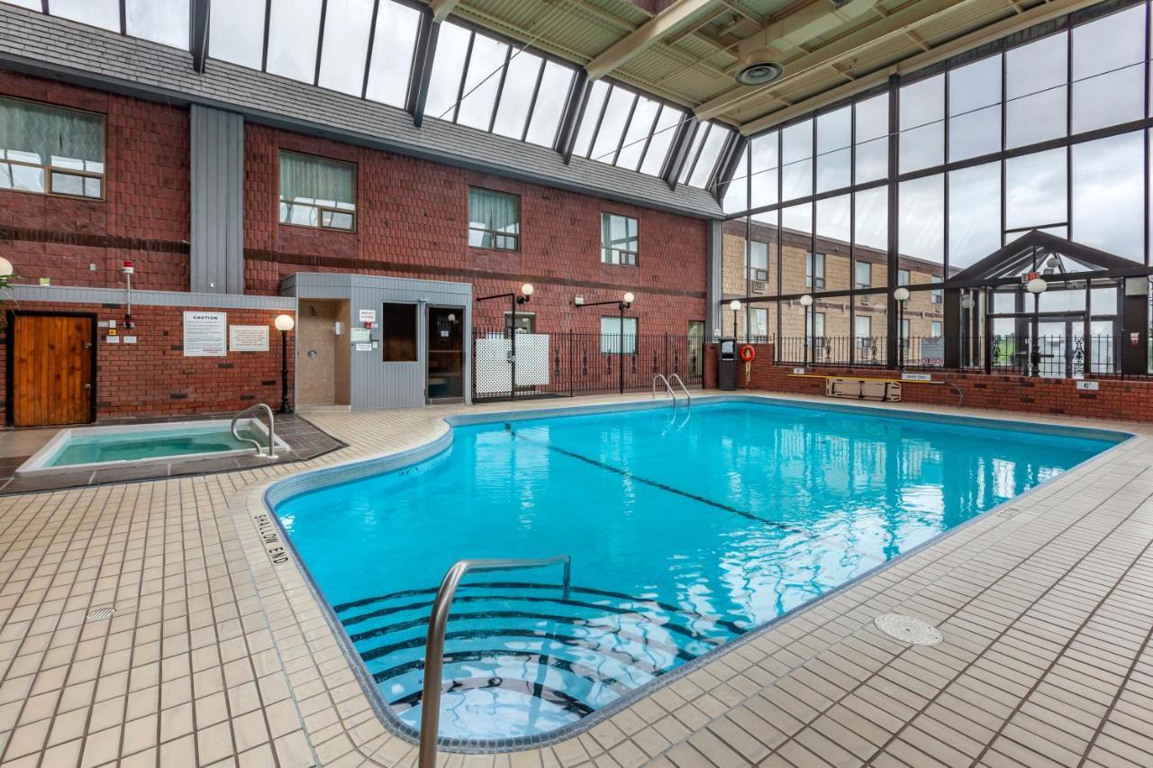 Quality Inn & Conference Centre Midland Exterior photo